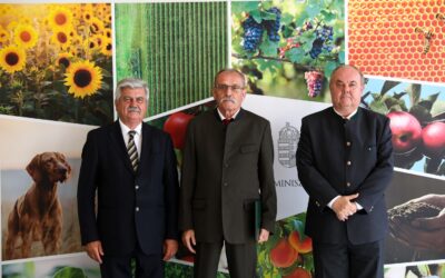 Kitüntetések átadása a Déli ASzC Széchenyi Zsigmond Mezőgazdasági Technikum, Szakképző Iskola és Kollégium oktatóinak és dolgozóinak