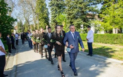 Ballagás a szőcsényi iskolában